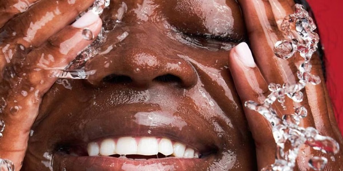 Sensitive Skin Routine: Calm, Repair & Protect
