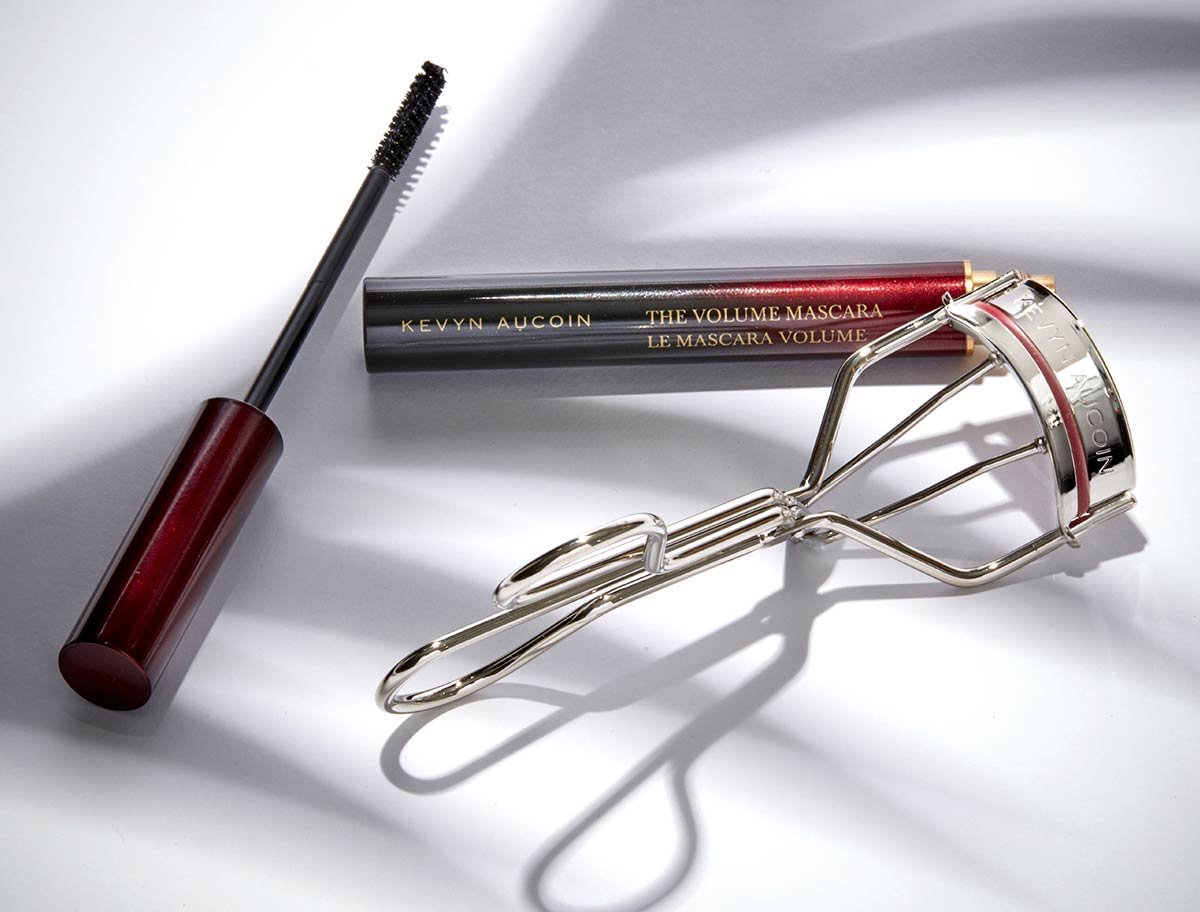 The Volume Mascara & Eyelash Curler for Big Lashes