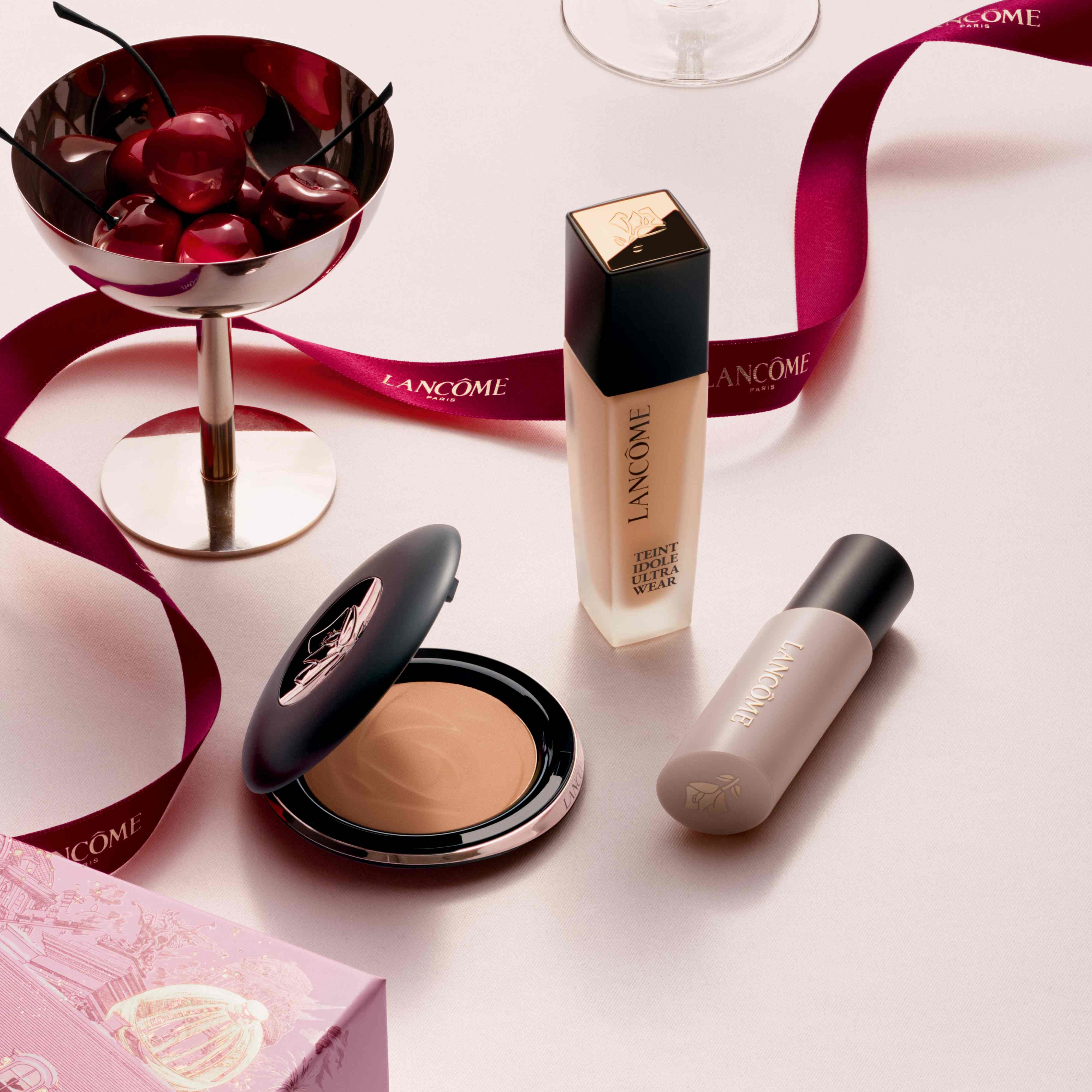 MAKEUP