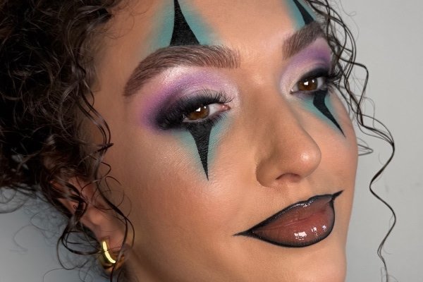 Clown makeup: Colourful experimentation
