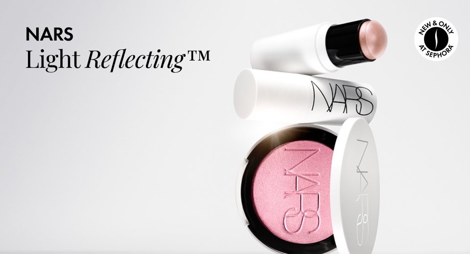 Shine in living colour with The Light Reflecting™ Luminizing Collection.