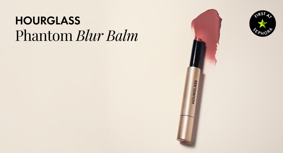 A perfecting balm that instantly blurs lips to look and feel cashmere soft.