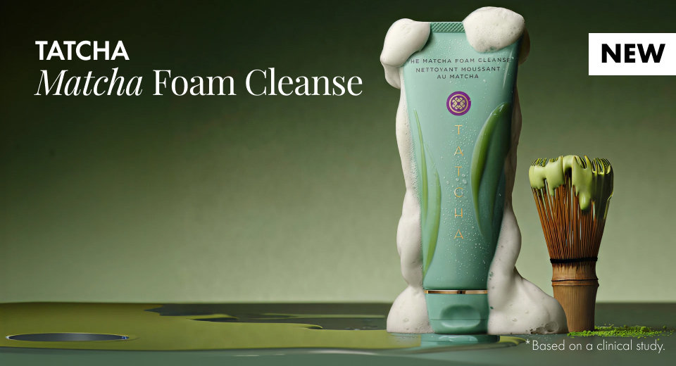 Whisk away impurities. 96% showed less oil after 1 week.* *Based on a clinical study.