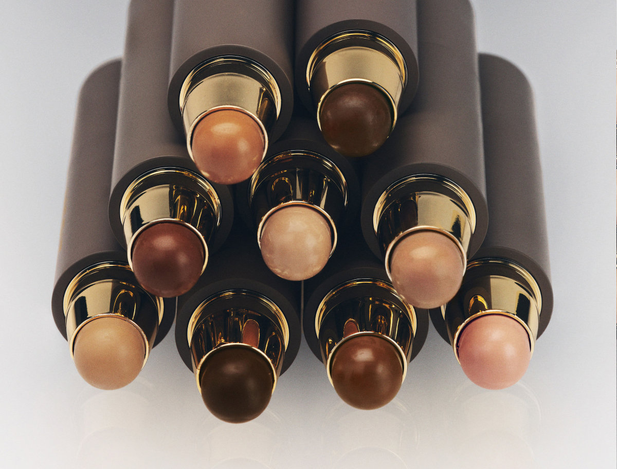 The Minimalist
Perfecting Complexion Stick 