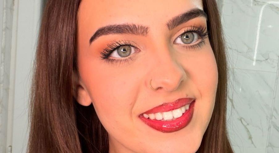 Holiday Copper Glow: Warm & Radiant Party Makeup Look