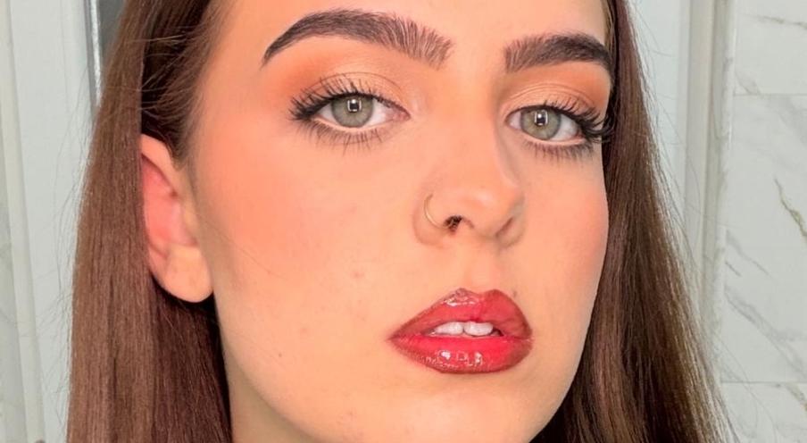 Holiday Copper Glow: Warm & Radiant Party Makeup Look