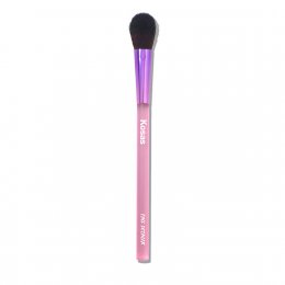 FREE Face Detailer Brush, when you spend £60 on KOSAS.*