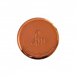 FREE Yummy Skin Blurring Balm Powder Universal 6g when you spend £40 on Danessa Myricks Beauty.*