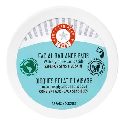 FIRST AID BEAUTY KP Bump Eraser Body Scrub 10% AHA  28 Pads