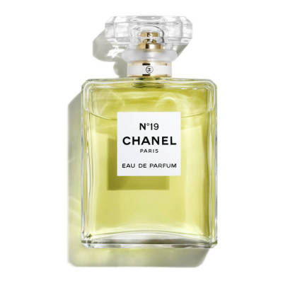 CHANEL N°19 Eau De Parfum Spray 100ml