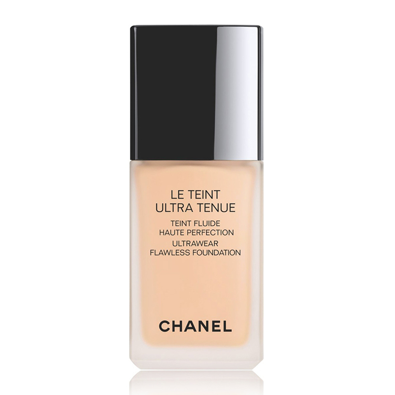 Chanel Le Teint Ultra Tenue Foundation and Blue Serum - Inthefrow